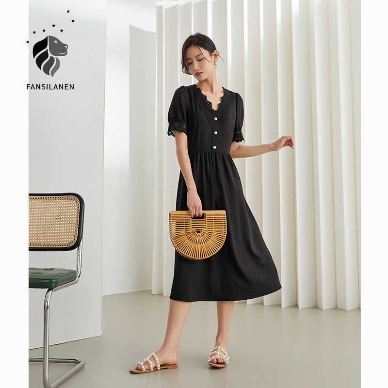 FANSILANEN Office Lady Gentle Wind V-neck Dress Women Summer Lace Stitching A-line Retro Long Black Sexy 210607
FANSILANEN Office Lady Gentle Wind V-neck Dress Women Summer Lace Stitching A-line Retro Long Black Sexy 210607