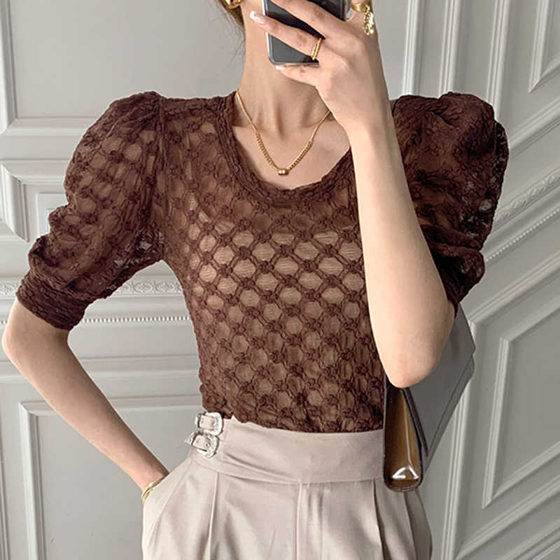 Korejpaa Women T-Shirt Summer Korean Chic Retro Temperament Round Neck Micro-Transparent Lace Hollow Mesh Puff Sleeve Top 210526