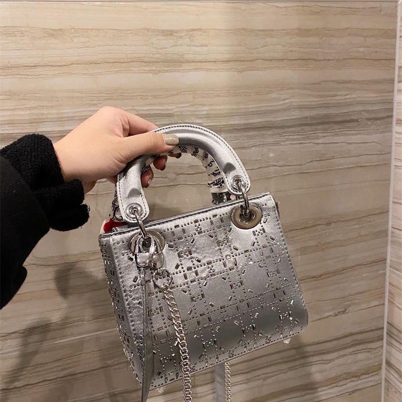 New shoulder bags Women handbag Crossbody bag brands designer handbags 2021 high quality flower printing bag purse 17cm 1005, Black
New shoulder bags Women handbag Crossbody bag brands designer handbags 2021 high quality flower printing bag purse 17cm 1005, Black