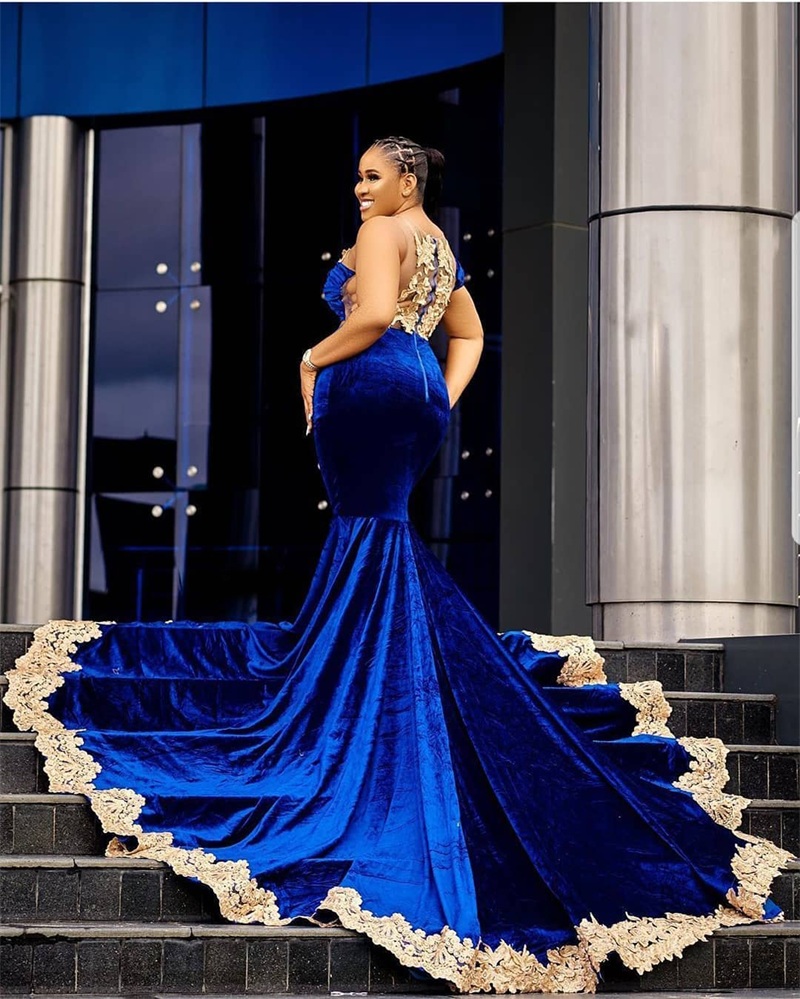 Luxury Velvet Evening Dresses Plus Size Appliqued Mermaid Prom Dress Sweep Train Custom Made Chic Formal Party Gowns