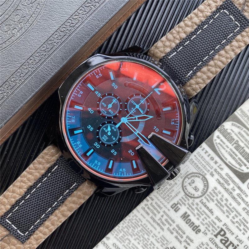 1-1Military men watch fashion business leather strap quartz movement dial all the work of sports and leisure Monte
1-1Military men watch fashion business leather strap quartz movement dial all the work of sports and leisure Monte