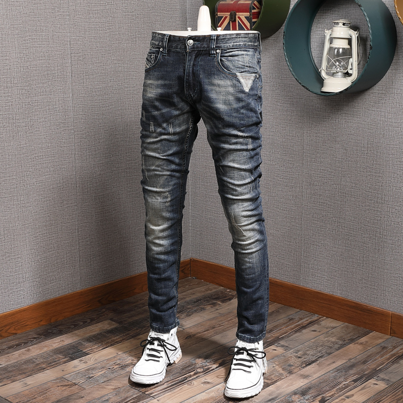 2021 New Italian Style Fashion Men Jeans High Quality Retro Dark Blue Slim Fit Ripped Denim Trousers Streetwear Vintage Designer Pants Q6bo
2021 New Italian Style Fashion Men Jeans High Quality Retro Dark Blue Slim Fit Ripped Denim Trousers Streetwear Vintage Designer Pants Q6bo