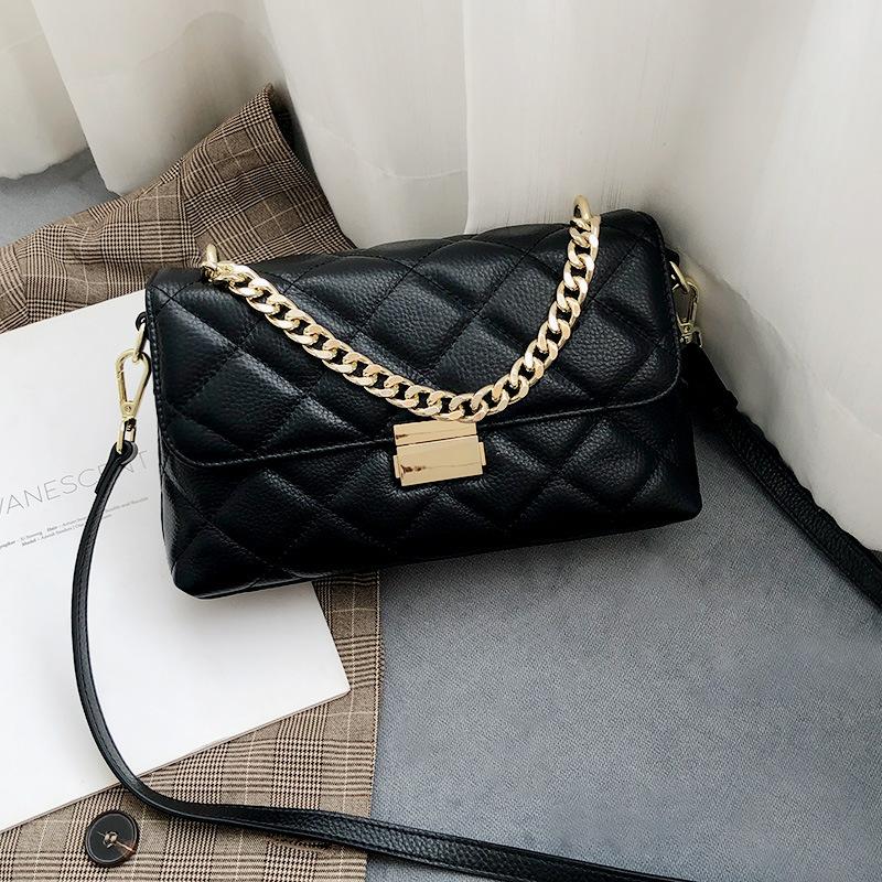 2021 new leather small square bag Single Shoulder Messenger Bag Fashion Lingge chain small fragrance women's fashion, Black
2021 new leather small square bag Single Shoulder Messenger Bag Fashion Lingge chain small fragrance women's fashion, Black