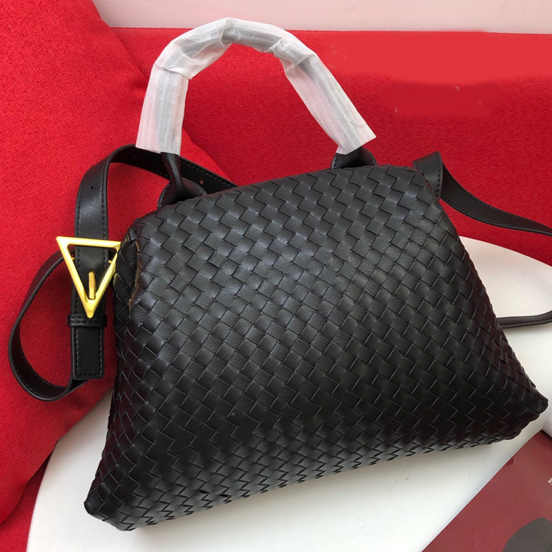 Handbag Women Luxurys Designers Bag 2021 Shoulder Bags Top Quality Hand-woven Cowhide Leather Tote Lager Capacity Ajustable Detachable Strap, No bags;make up the difference
Handbag Women Luxurys Designers Bag 2021 Shoulder Bags Top Quality Hand-woven Cowhide Leather Tote Lager Capacity Ajustable Detachable Strap, No bags;make up the difference