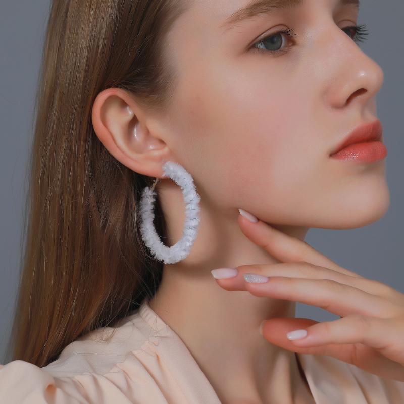 Hoop & Huggie Big Romantic Sweet Simple Hollow Circle Metal Earrings For Women Party Jewelry Gift Shiny Crystal Ear
Hoop & Huggie Big Romantic Sweet Simple Hollow Circle Metal Earrings For Women Party Jewelry Gift Shiny Crystal Ear
