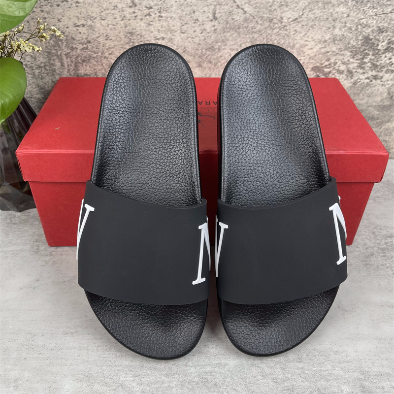 multiple colour designer slippers quality slide summer fashion wide flat slipper flip flop mens womens sandals shoes size 36-46 with box, Black
multiple colour designer slippers quality slide summer fashion wide flat slipper flip flop mens womens sandals shoes size 36-46 with box, Black