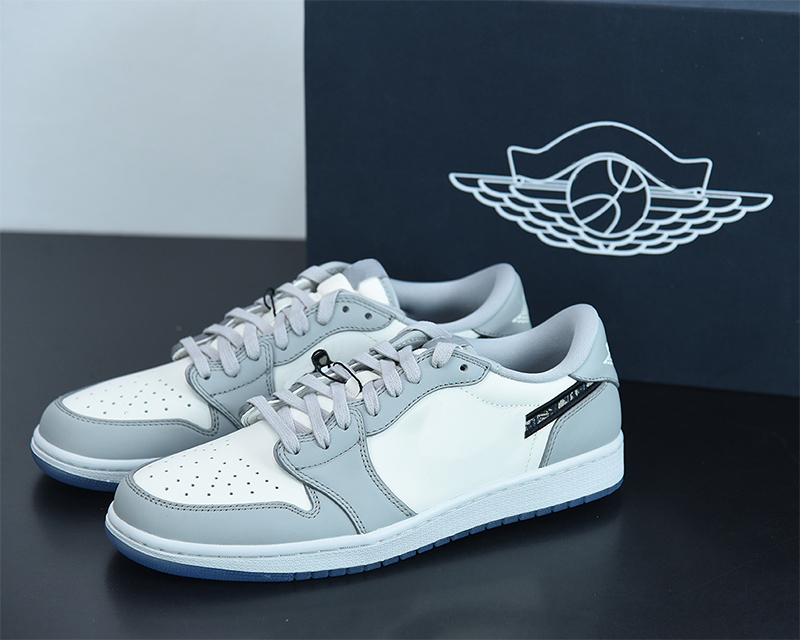 Shoes High Quality Jumpman 1 Low Mens Womens Basketball Grey Black Outdoor Fashion Sneakers CN8608-002
Shoes High Quality Jumpman 1 Low Mens Womens Basketball Grey Black Outdoor Fashion Sneakers CN8608-002