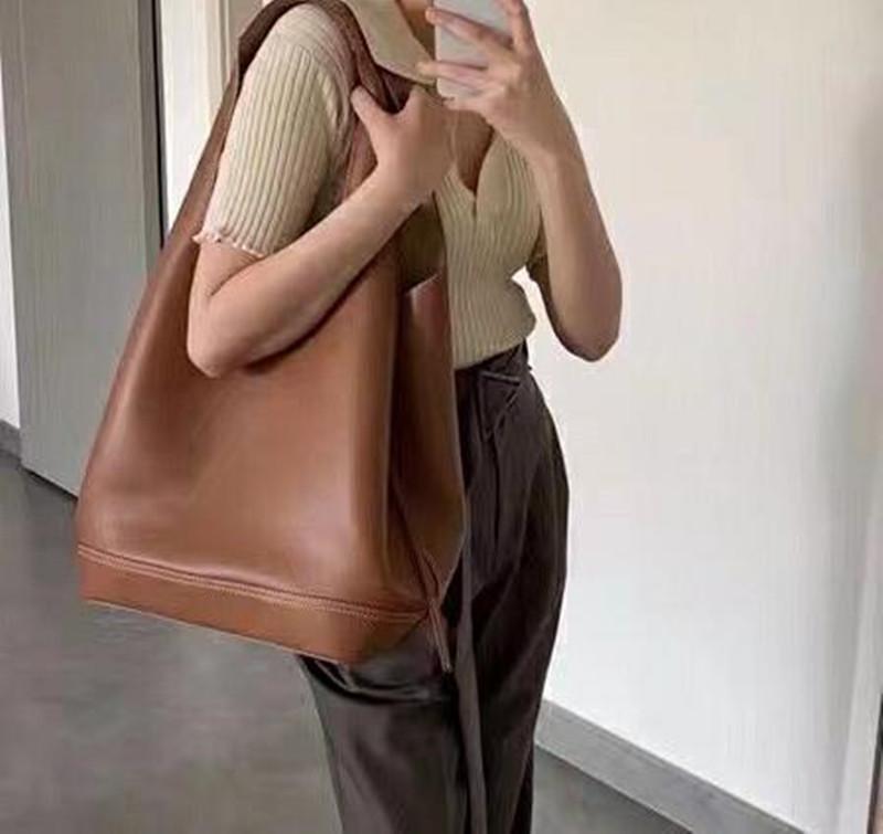 Waist Bags Genuine Leather Women's Vintage Tote Bag Solid Color One-Shoulder Handbag Bucket Fashion 2021, Black
Waist Bags Genuine Leather Women's Vintage Tote Bag Solid Color One-Shoulder Handbag Bucket Fashion 2021, Black