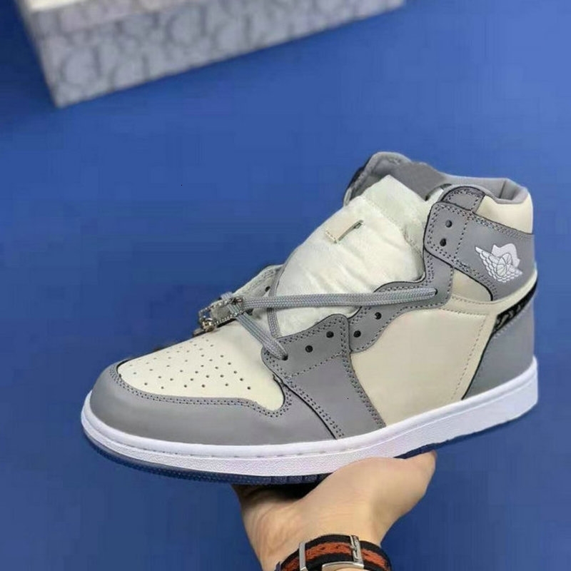 New D x 1 High Low OG Jumpman 1s Luxury Sneakers Mens Womens Basketball Shoes Designer Sports d'or airS Trainers with, #1
New D x 1 High Low OG Jumpman 1s Luxury Sneakers Mens Womens Basketball Shoes Designer Sports d'or airS Trainers with, #1