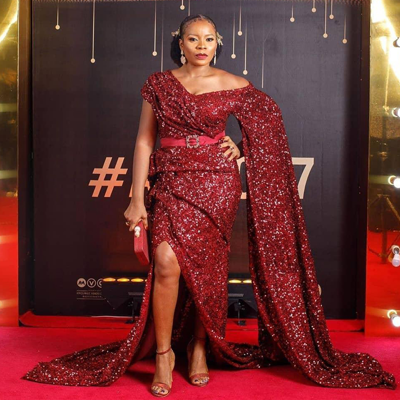 Sparkle Burgundy Mermaid Formal Evening Dresses Side Split Sequined Off Shoulder One Long Sleeve Prom Party Gowns African Celebrity Dress