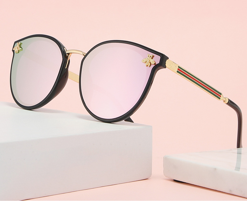 Butterfly shaped Bee Sunglasses Ladies Fashion Trend Three Color Net Red The Same Paragraph Sunglasses For Women, White;black
Butterfly shaped Bee Sunglasses Ladies Fashion Trend Three Color Net Red The Same Paragraph Sunglasses For Women, White;black