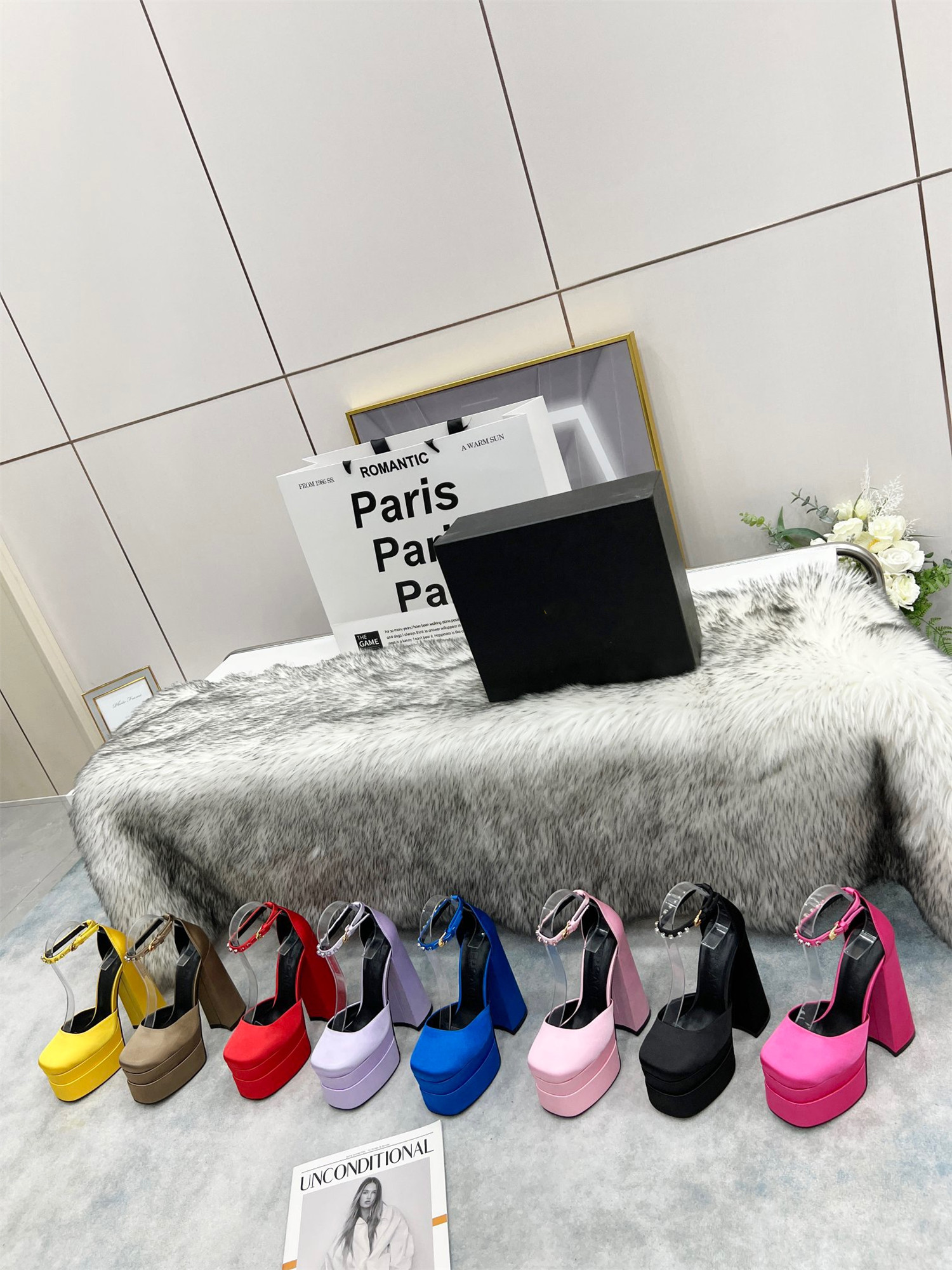 2022 Satin platform super high heel sandals crystal embellished rhinestone dinner shoes chunky cm heel slippers ladies size 35-42, Black
2022 Satin platform super high heel sandals crystal embellished rhinestone dinner shoes chunky cm heel slippers ladies size 35-42, Black