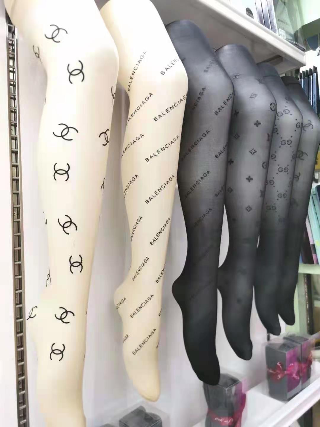 Net Red Letter Stockings b Family Black Silk Women's Sexy Pantyhose Free Cut Printing Fashion Brand Thin Bottom Socks, Black;white
Net Red Letter Stockings b Family Black Silk Women's Sexy Pantyhose Free Cut Printing Fashion Brand Thin Bottom Socks, Black;white