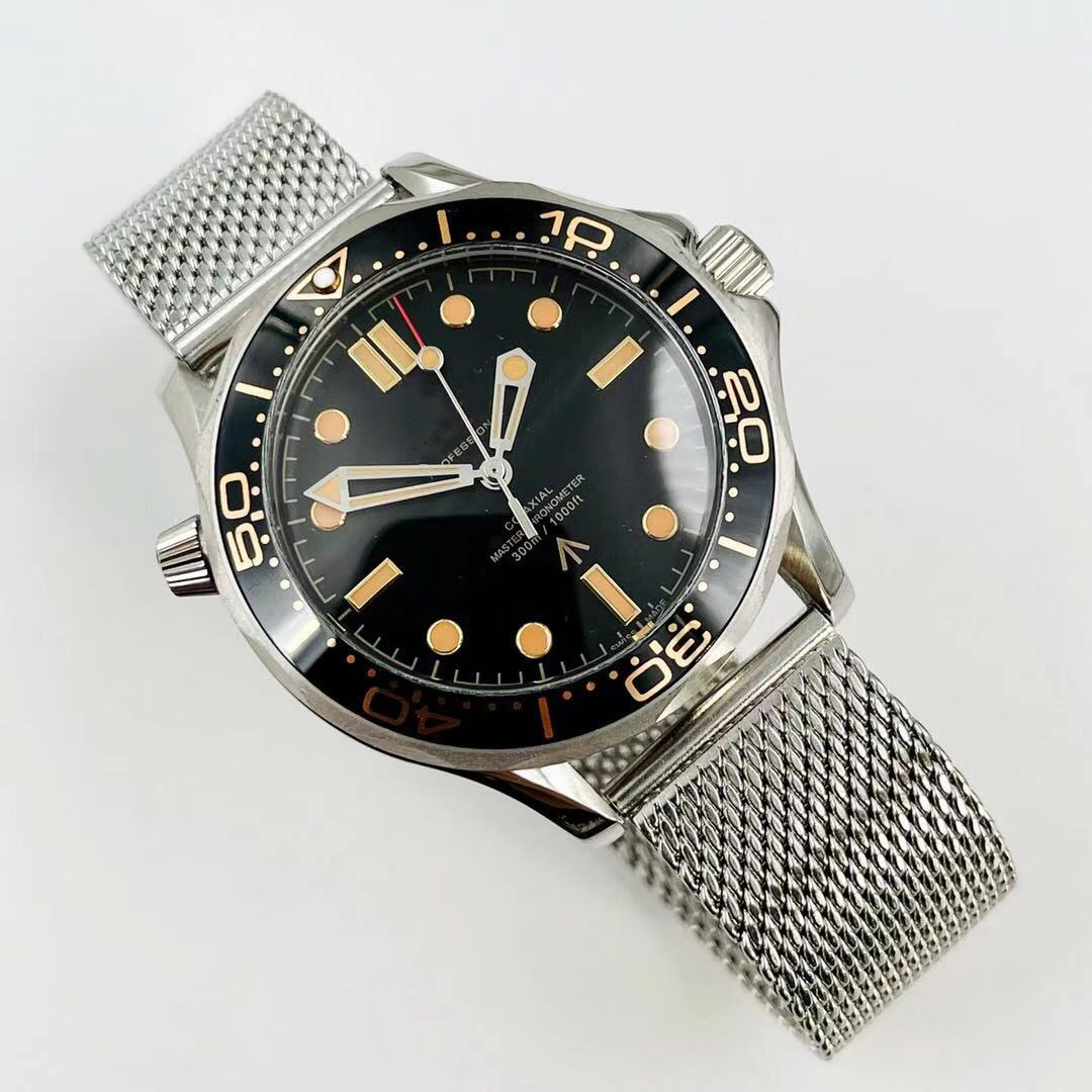 Luxury Mens Watches 316L fine steel case Imported automatic mechanical movement 41*13mm luminous Fine steel mesh watch strap, Slivery;brown 
Luxury Mens Watches 316L fine steel case Imported automatic mechanical movement 41*13mm luminous Fine steel mesh watch strap, Slivery;brown