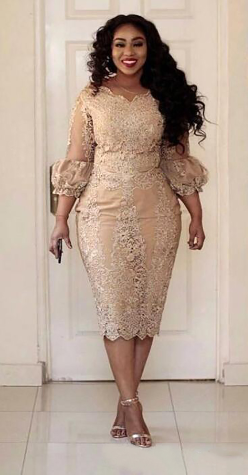 Short Champagne 2021 Lace Plus Mother of the Bride Dresses Long Puff Sleeve Sheath Tea Length Women Formal Party Gowns Custom Size