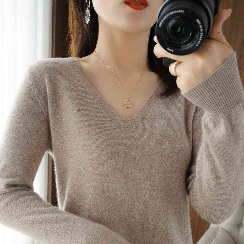 Autumn Winter Cashmere Sweater Women Keep Warm V-neck Pullovers Knitting Sweater Fashion Korean Long Sleeve Loose Tops 211109