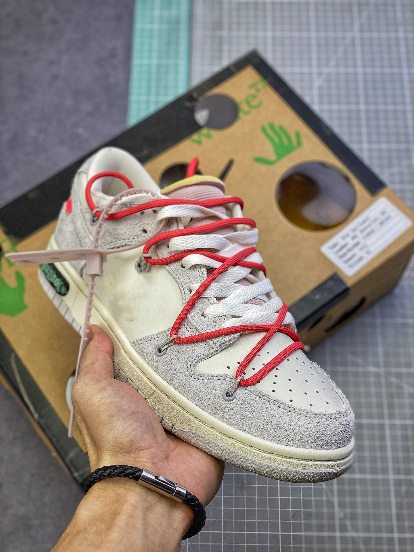 2021 Off SB Shoes Lot 33 of The 50 Collection Sail White Black 01 02 03 04 05 06 07 08 09 10 21 30 37 Low Men Women Sports Sneakers Outdoor With Box Size 4-12
2021 Off SB Shoes Lot 33 of The 50 Collection Sail White Black 01 02 03 04 05 06 07 08 09 10 21 30 37 Low Men Women Sports Sneakers Outdoor With Box Size 4-12