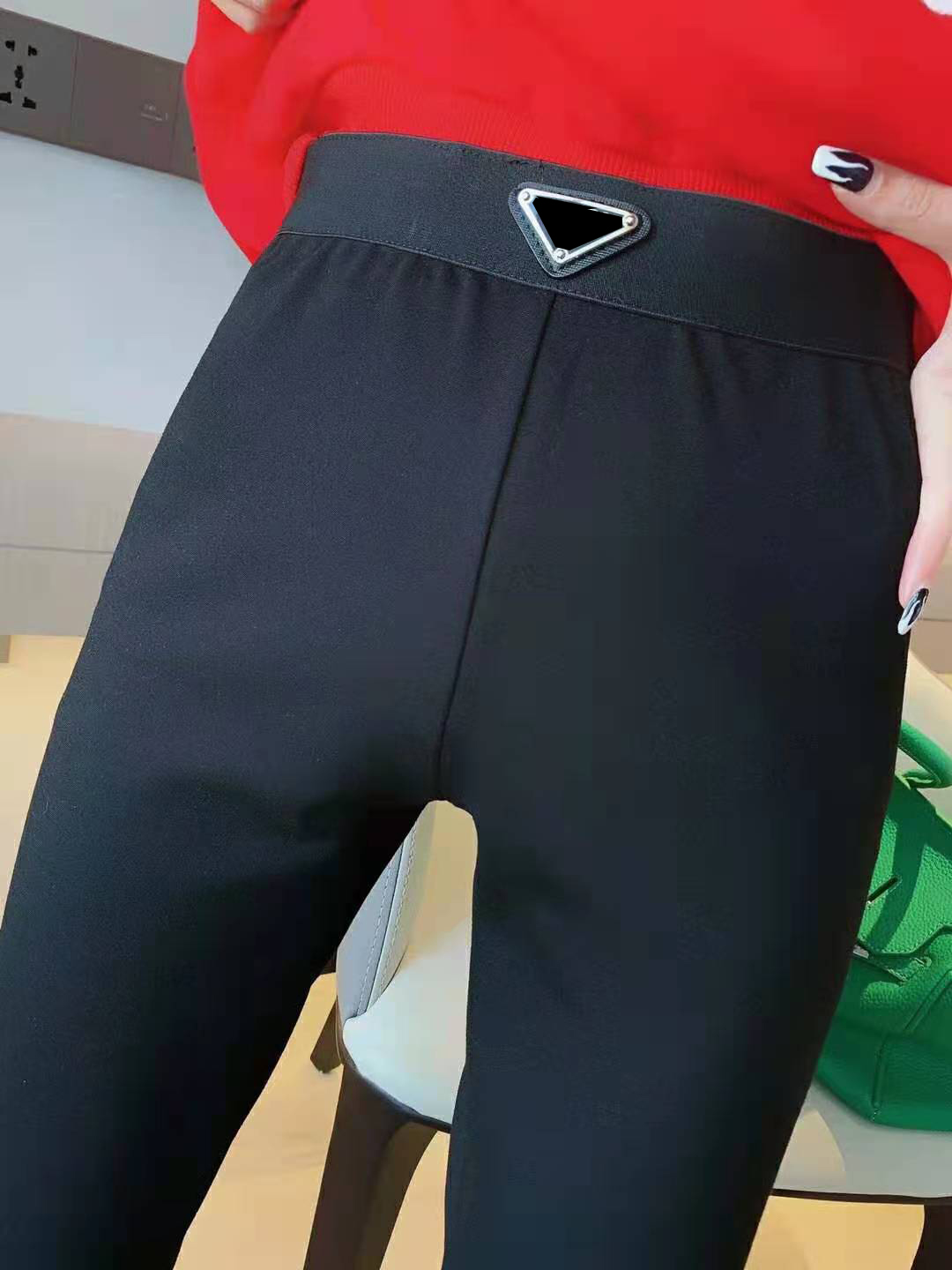 Women Casual Pants Spring Autumn Style Lady Slim Pant Trouse Yoga Leggings Outwears High Waist Sport Capris With Letters Printed
Women Casual Pants Spring Autumn Style Lady Slim Pant Trouse Yoga Leggings Outwears High Waist Sport Capris With Letters Printed