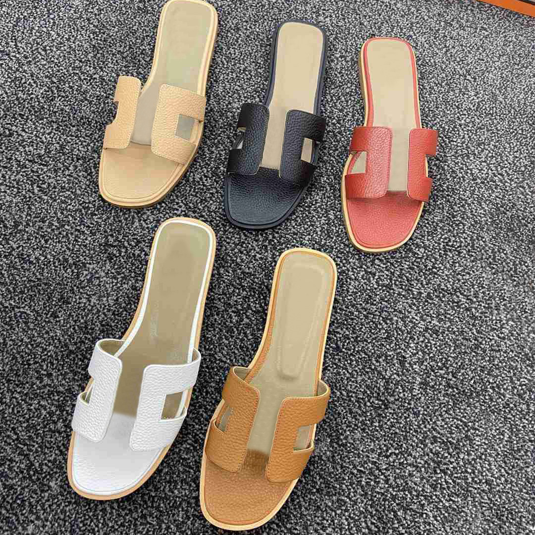 women beach slippers Classic show style woman Summer lady Cartoon Big Head Leather sandal with box
women beach slippers Classic show style woman Summer lady Cartoon Big Head Leather sandal with box