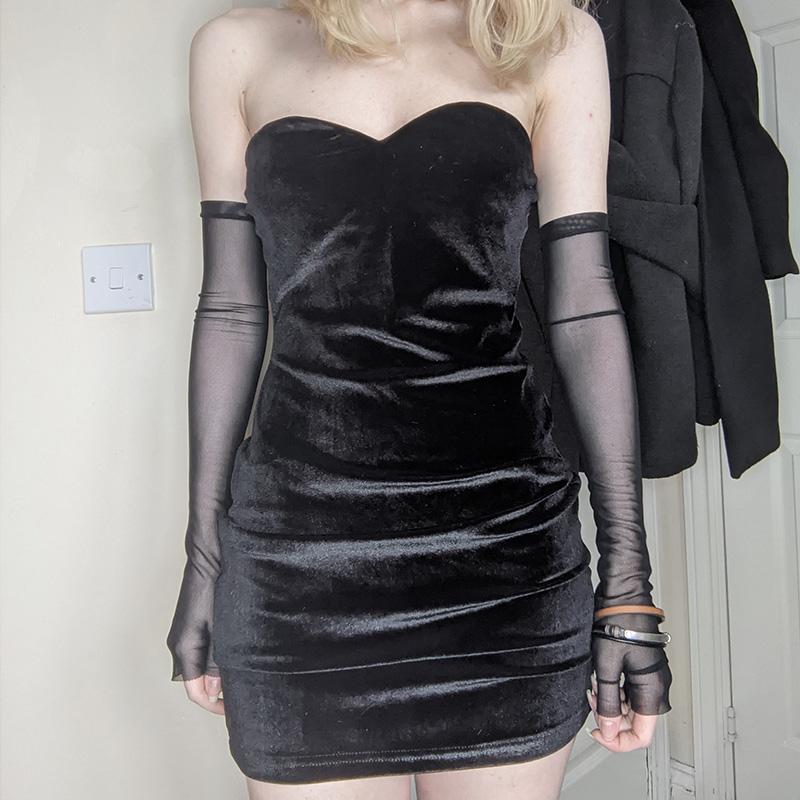 Party Dresses ALLNeon Mall Goth Strapless Velvet Black E-girl Aesthetics Off Shoulder Mesh Sleeve Mini Dress Outfits Backless
Party Dresses ALLNeon Mall Goth Strapless Velvet Black E-girl Aesthetics Off Shoulder Mesh Sleeve Mini Dress Outfits Backless