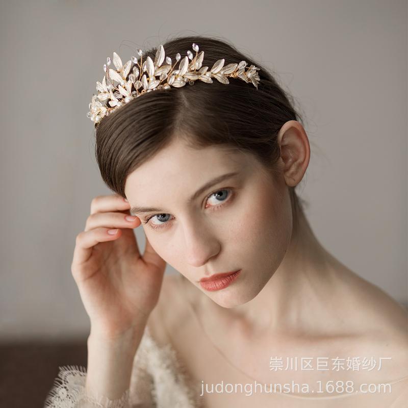 Hair Clips & Barrettes Bride Painted Leaves Crystal Tiara Gold Pearl Crown Wedding Accessories, Golden;silver
Hair Clips & Barrettes Bride Painted Leaves Crystal Tiara Gold Pearl Crown Wedding Accessories, Golden;silver