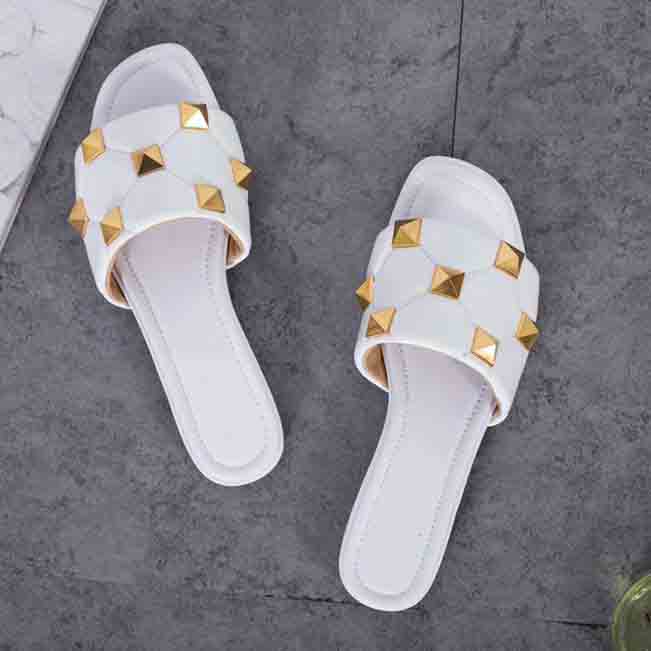 2021 hot fashion Slipper Women Designer Shoes Black Brown White Summer Flat Graphite Rubber Flip Flops with box
2021 hot fashion Slipper Women Designer Shoes Black Brown White Summer Flat Graphite Rubber Flip Flops with box