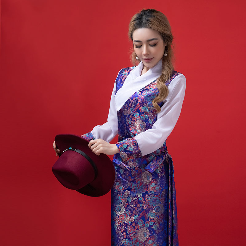 Tibetan cheongsam Robe Traditional ethnic Clothing for women embroidered Gown Spring Autumn elegant Oriental Costume