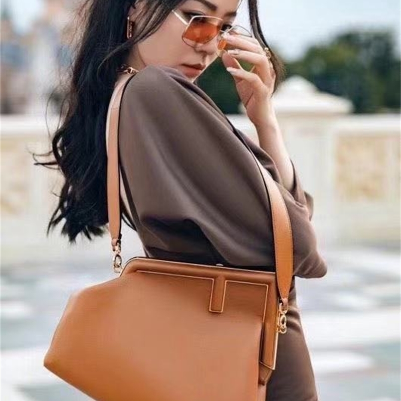 Handbag Designer s 2021 Summer and Winter f Trend Fashion Single Shoulder Diagonal Span Chain Hand Leather Clip Bag Li designers handbag wan
Handbag Designer s 2021 Summer and Winter f Trend Fashion Single Shoulder Diagonal Span Chain Hand Leather Clip Bag Li designers handbag wan