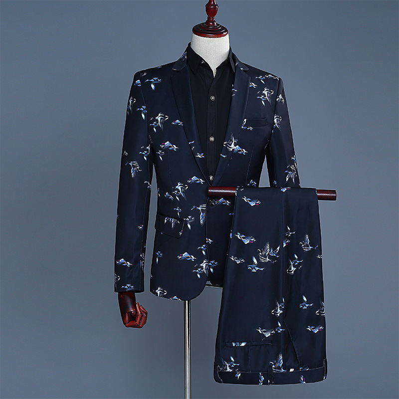 Design Autumn Winter Men's Embroidery Flowers Pattern Jacket Stage Singer Costume 2 Pieces Men Suits Groom Tuxedos Crpf, Blue
Design Autumn Winter Men's Embroidery Flowers Pattern Jacket Stage Singer Costume 2 Pieces Men Suits Groom Tuxedos Crpf, Blue