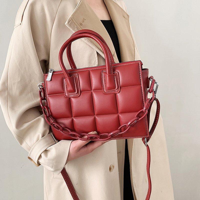2021 New Fashion Vintage Women Shoulder Bags High Quality Designer Bags Leather Handbags Chain Women Crossbody Bag, Black
2021 New Fashion Vintage Women Shoulder Bags High Quality Designer Bags Leather Handbags Chain Women Crossbody Bag, Black