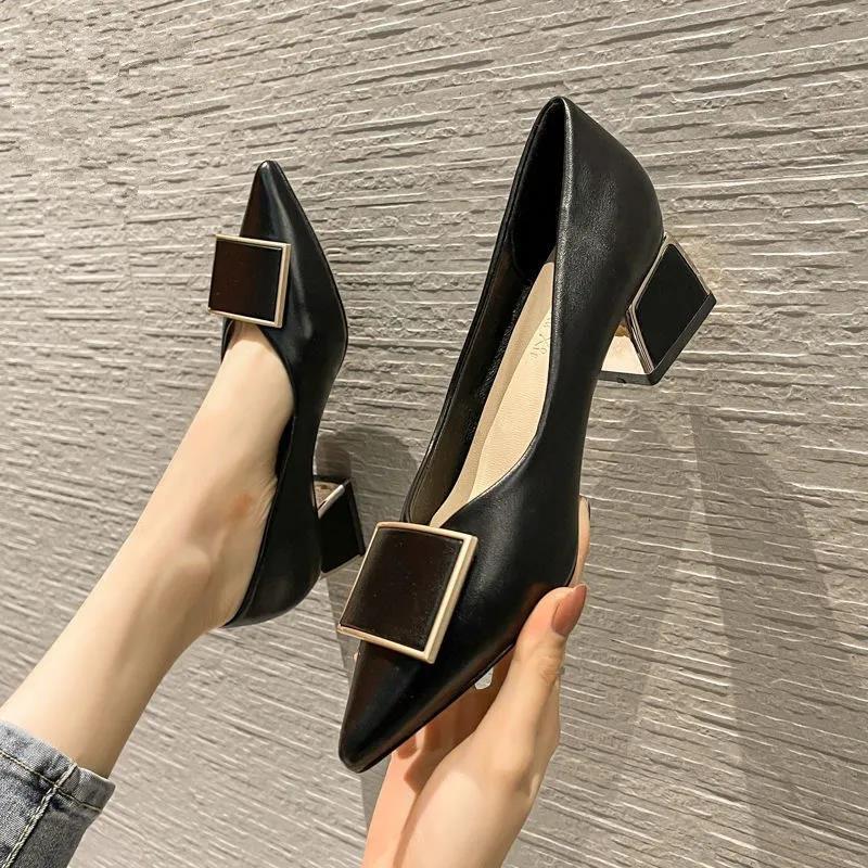 Dress Shoes Cresfimix Women Fashion Sweet High Quality Pu Leather Comfort European Style Office Square Heel Lady Heels A9586
Dress Shoes Cresfimix Women Fashion Sweet High Quality Pu Leather Comfort European Style Office Square Heel Lady Heels A9586