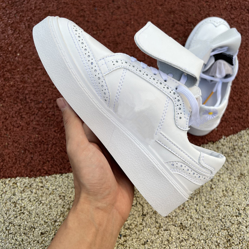 Top G-Dragon Kwondo 1 Triple White DH2482 100 Shoes Womens Mens 1s DH2482-100 Sneakers US size 5-13, Pay for extra lace
Top G-Dragon Kwondo 1 Triple White DH2482 100 Shoes Womens Mens 1s DH2482-100 Sneakers US size 5-13, Pay for extra lace