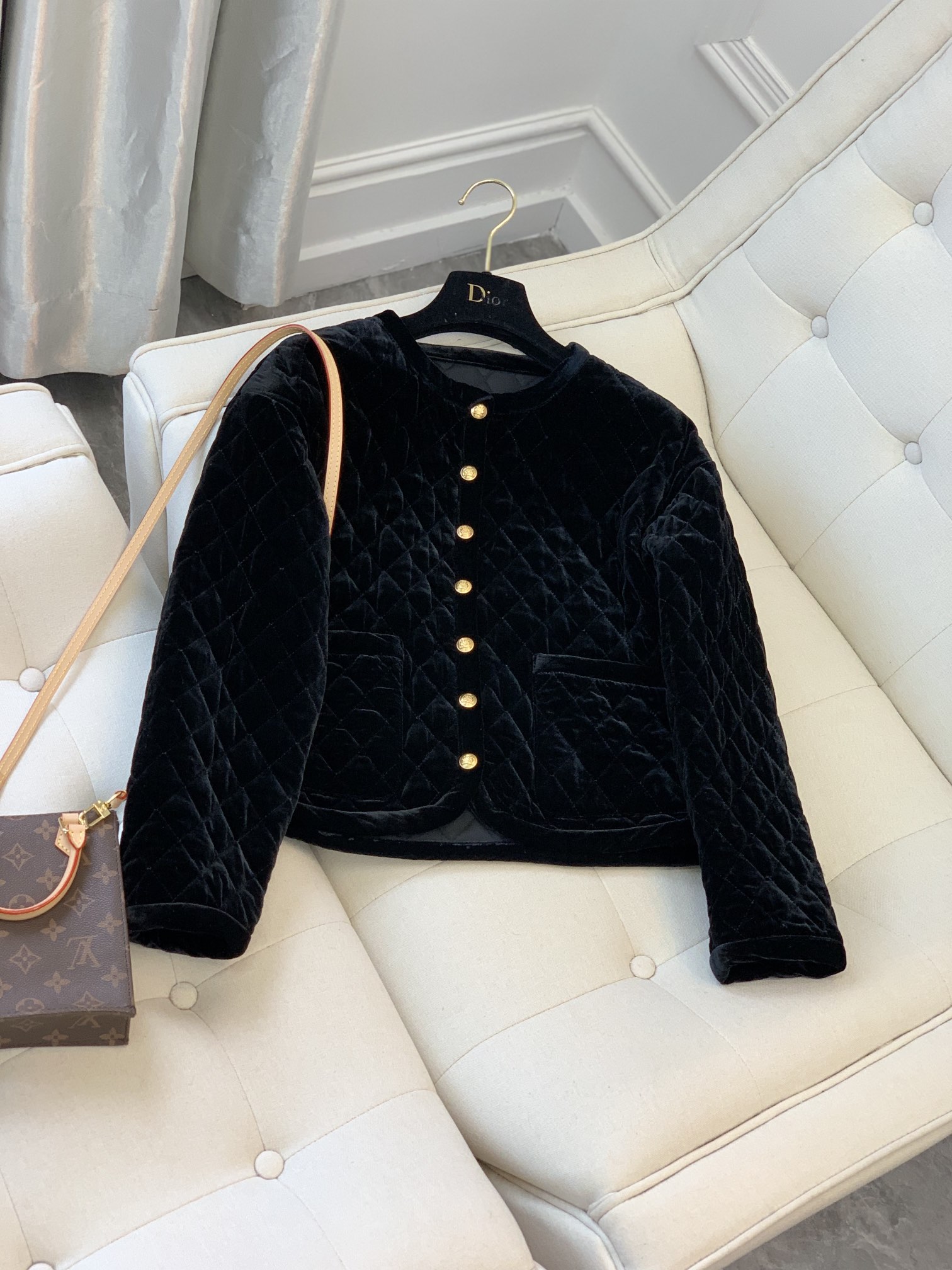 Black stand collar jacket warm new women's coat
Black stand collar jacket warm new women's coat