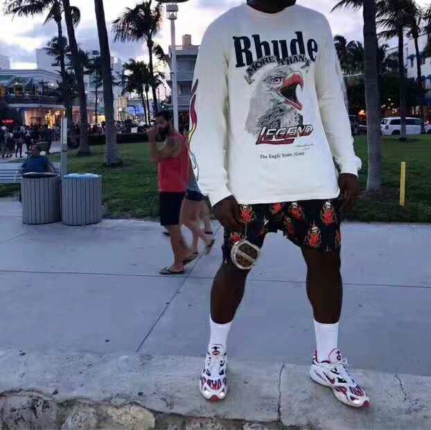 New 2021 Latest 18fw t Shirt Hip Hop x Maxfield Oversize Men Women High Quality Kanye Long Sleeve Rhude T-shirt Fashion Casual Tee I5m7 F67O, White
New 2021 Latest 18fw t Shirt Hip Hop x Maxfield Oversize Men Women High Quality Kanye Long Sleeve Rhude T-shirt Fashion Casual Tee I5m7 F67O, White