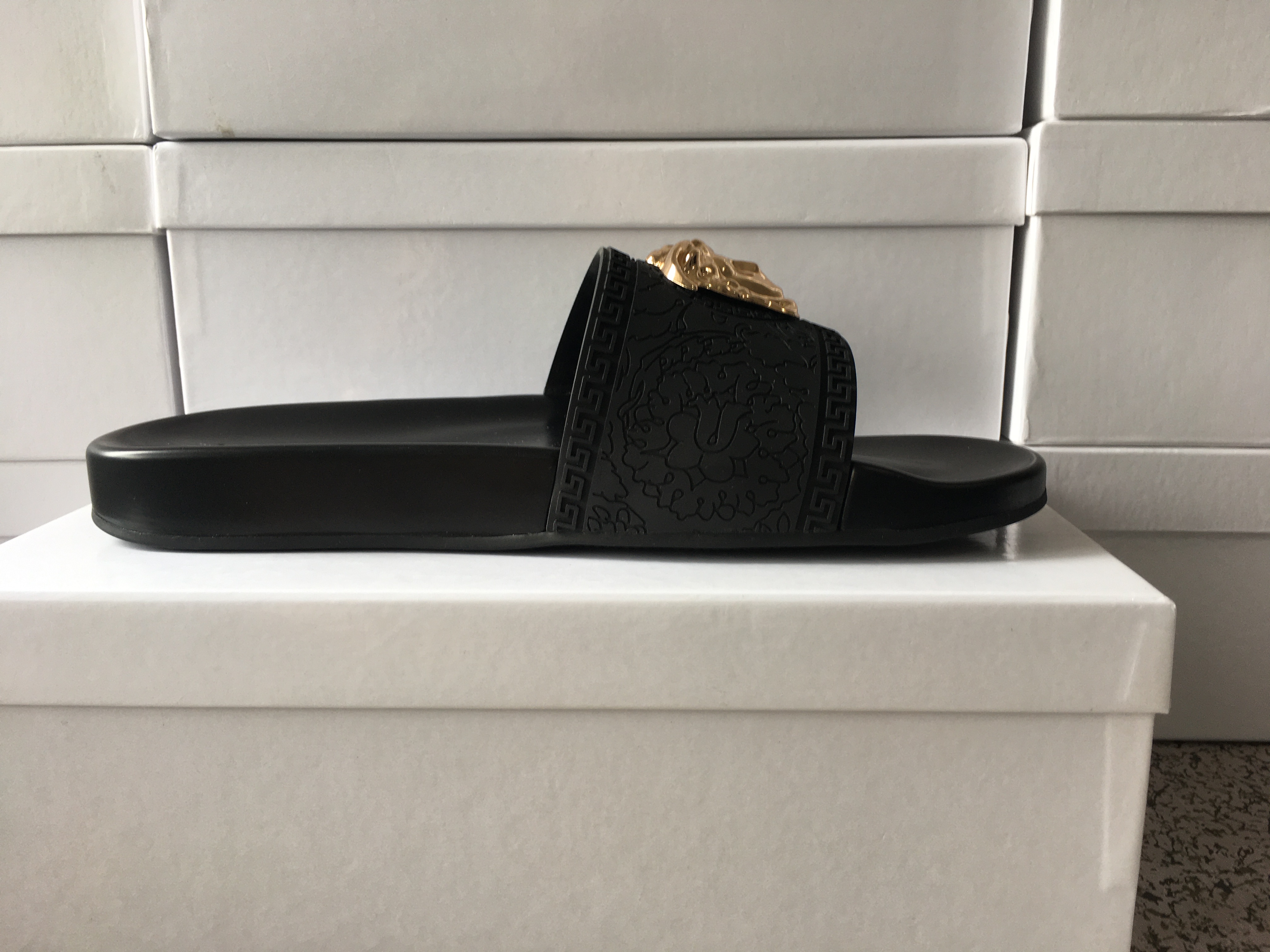 Luxury Designer Slide Slippers Summer sandals Men Beach Indoor Flat Flip Flops Leather Lady Women Fashion Classic Shoes Ladies Size 35-45 with box dust bag, 23
Luxury Designer Slide Slippers Summer sandals Men Beach Indoor Flat Flip Flops Leather Lady Women Fashion Classic Shoes Ladies Size 35-45 with box dust bag, 23