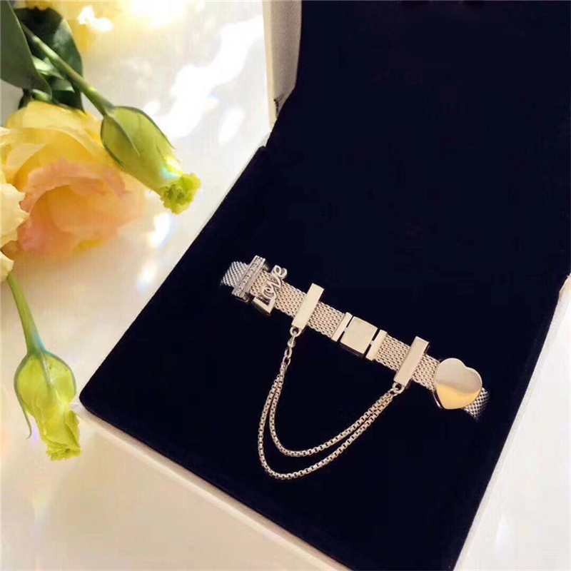 New S925 silver color bracelet DIY beads Bracelet Fit luxury original charms Women Bracelet Jewelry gifts for womens
New S925 silver color bracelet DIY beads Bracelet Fit luxury original charms Women Bracelet Jewelry gifts for womens