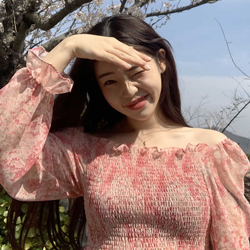 Korejpaa Women Shirt Summer Korean Chic Girls Gentle Sweet Wooden Ear Stitching Pleated Flared Sleeve Chiffon Floral Blouse 210526