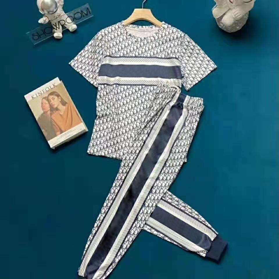 New summer leisure sports suit women's short sleeved trousers two-piece loose Korean version NYF6, Blue
New summer leisure sports suit women's short sleeved trousers two-piece loose Korean version NYF6, Blue