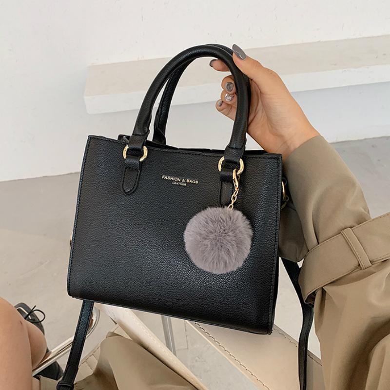 2021 Winter Handbag Women Casual Tote Bag Female Large Shoulder High Quality Suede Leather Handbag with Fur Ball, Black
2021 Winter Handbag Women Casual Tote Bag Female Large Shoulder High Quality Suede Leather Handbag with Fur Ball, Black