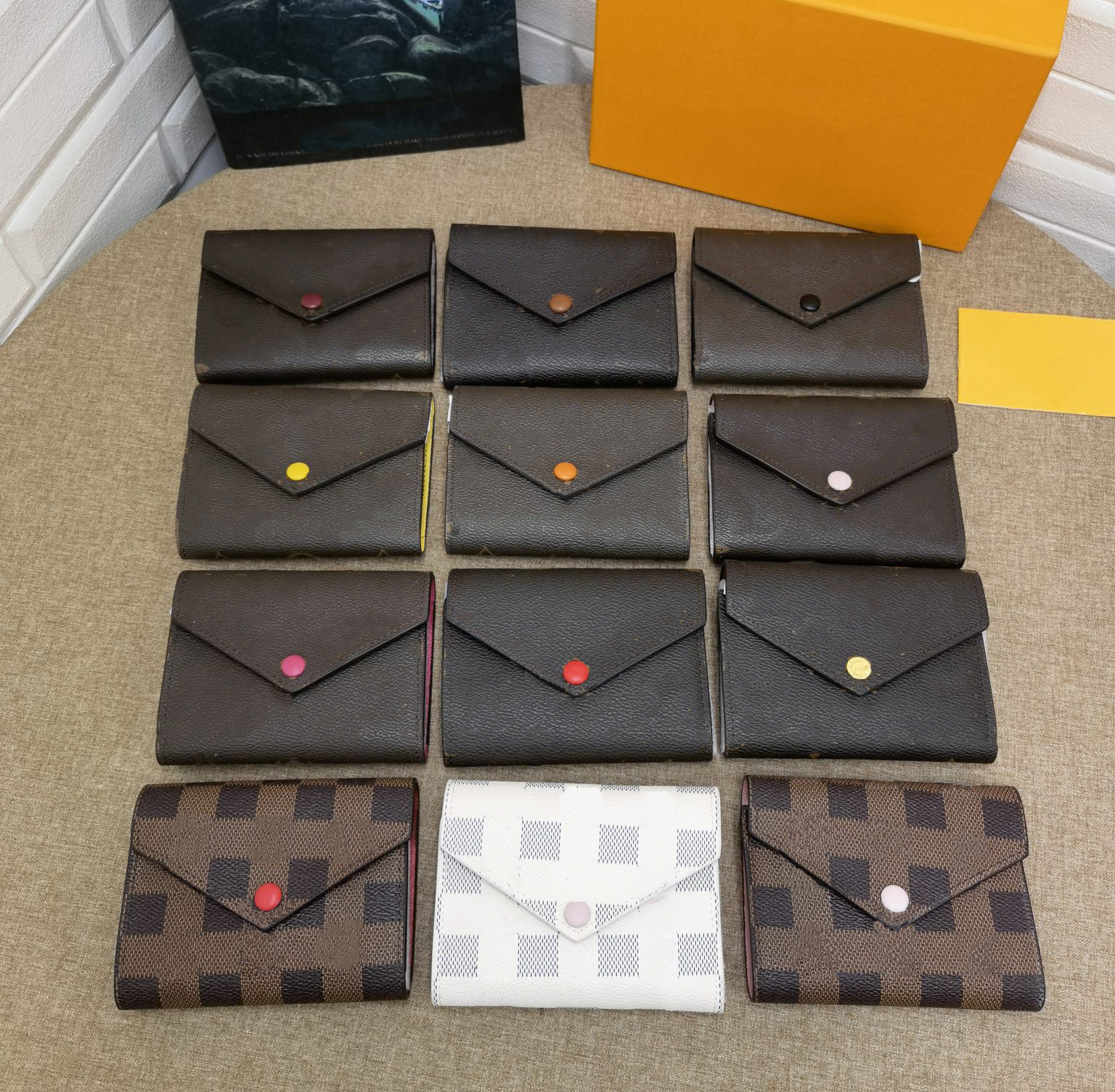Fashion top quality men and women Wallet Cards Luxury Leather designer famous brand short geometry with box 12-19cm M41938
Fashion top quality men and women Wallet Cards Luxury Leather designer famous brand short geometry with box 12-19cm M41938