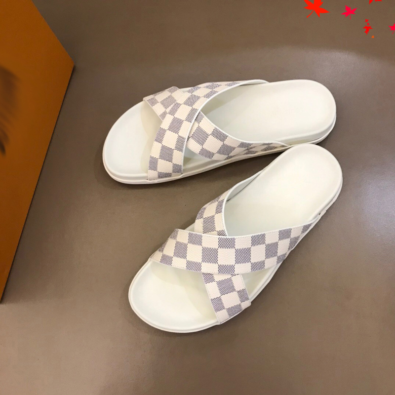 2021 Designer luxurys slippers men sandals fashion beach shoes flip flops flat non-slip classical hole slipper with box size 39-45 -G62, White
2021 Designer luxurys slippers men sandals fashion beach shoes flip flops flat non-slip classical hole slipper with box size 39-45 -G62, White
