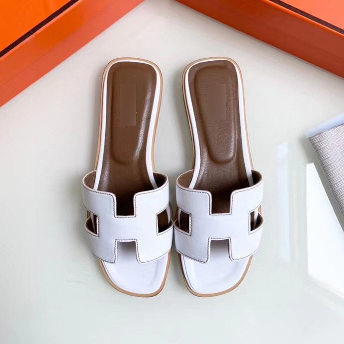 Classic 2021 New Summer H-slipper Leather Cow Leather One Line Beach Women's Sandal Flat Slippers Slippers9V50, Black
Classic 2021 New Summer H-slipper Leather Cow Leather One Line Beach Women's Sandal Flat Slippers Slippers9V50, Black