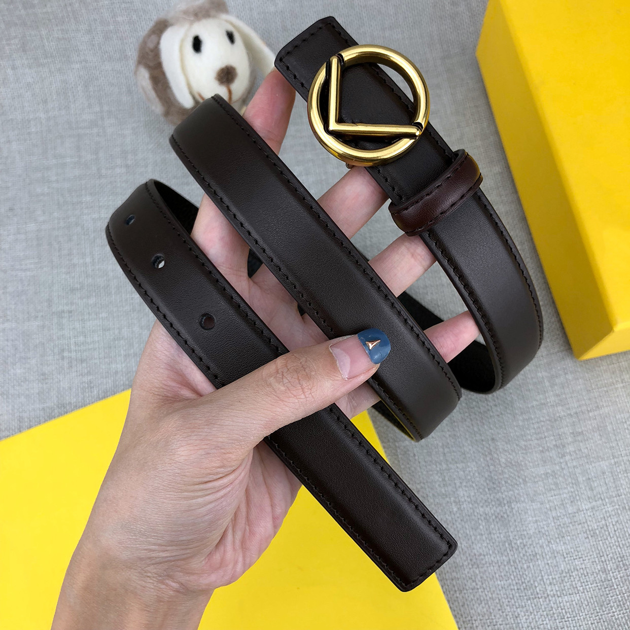 Belt for Man Woman Fashion Letter Design Men Womens Belts Genuine Cowhide 9 Color High Quality with Box 2.4 cm and 3.4cm
Belt for Man Woman Fashion Letter Design Men Womens Belts Genuine Cowhide 9 Color High Quality with Box 2.4 cm and 3.4cm