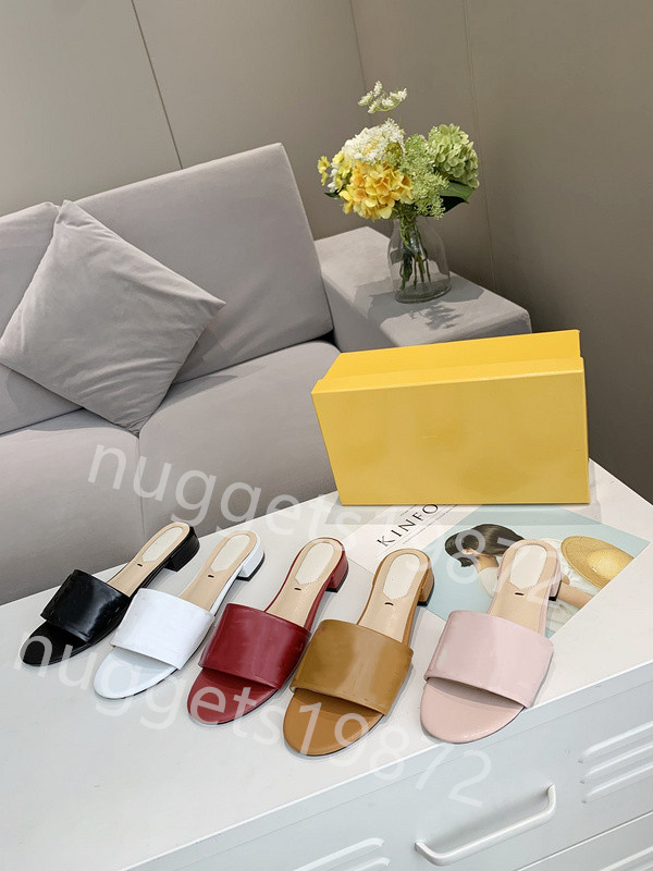 Genuine Leather Sandals very good quaitly Slippers Ladies Fashion Flat flip flops shoes Women shoe and Dust Bag yellow Box Ship, Dustbag+card
Genuine Leather Sandals very good quaitly Slippers Ladies Fashion Flat flip flops shoes Women shoe and Dust Bag yellow Box Ship, Dustbag+card