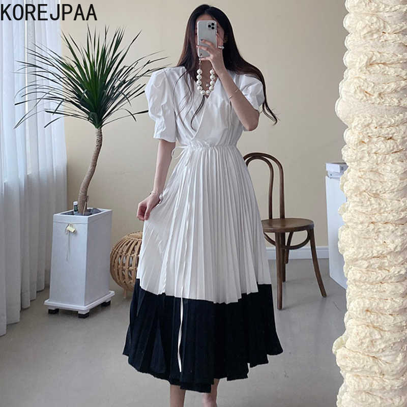 Korejpaa Women Dress Summer Korea Elegant V Neck Drawstring Waist Lantern Sleeve Contrast Color Stitching Pleated Dresses 210526, White
Korejpaa Women Dress Summer Korea Elegant V Neck Drawstring Waist Lantern Sleeve Contrast Color Stitching Pleated Dresses 210526, White