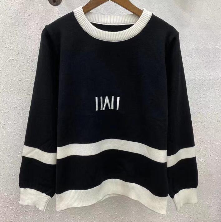 Winter autumn fashion designer high-end women's sweater round neck sweater comfortable warm C letter embroidery black and white stripes simple style, Customize
Winter autumn fashion designer high-end women's sweater round neck sweater comfortable warm C letter embroidery black and white stripes simple style, Customize