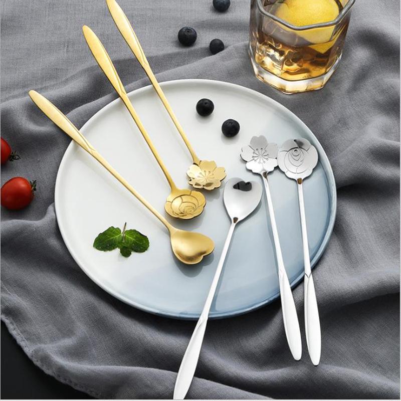 Spoons Tea Coffee Mixing Spoon Gold Long Handle Dessert Stainless Steel Vintage Teaspoons Drink Tableware Flowers Design 1PCS4797275