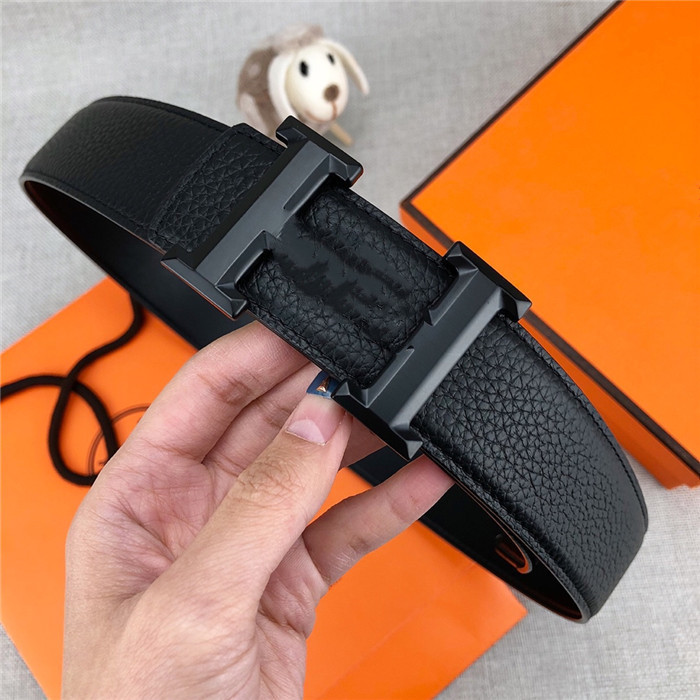 Classic leather smoothing buckle belt for men and women. High-quality boutique black coffee belt with body letter buckle belt, Black;brown
Classic leather smoothing buckle belt for men and women. High-quality boutique black coffee belt with body letter buckle belt, Black;brown