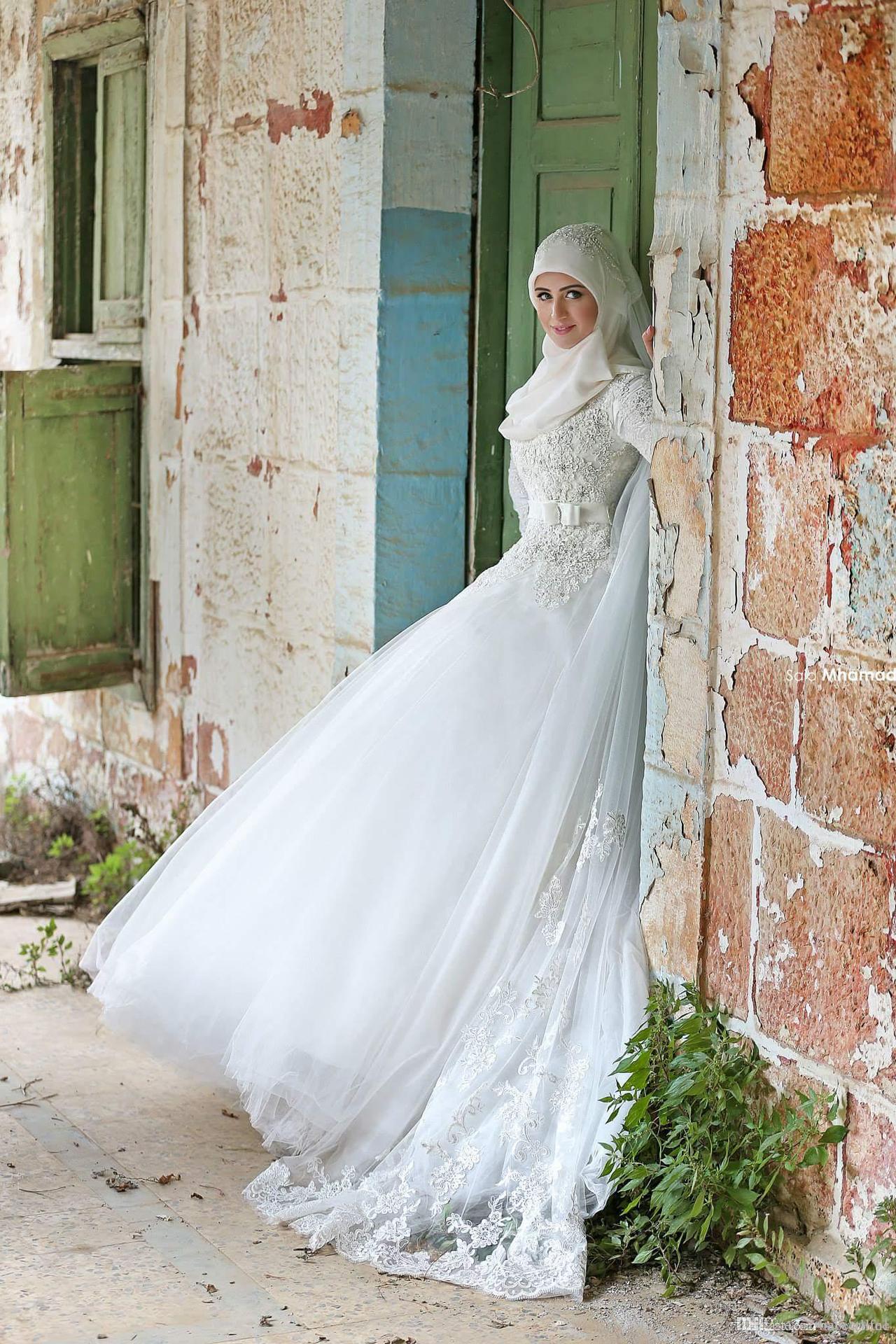 2021 Modest Arab Islamic Muslim Wedding Dresses Long Sleeves Bridal Gowns High Collar Sweep Train Dubai Gown Dress