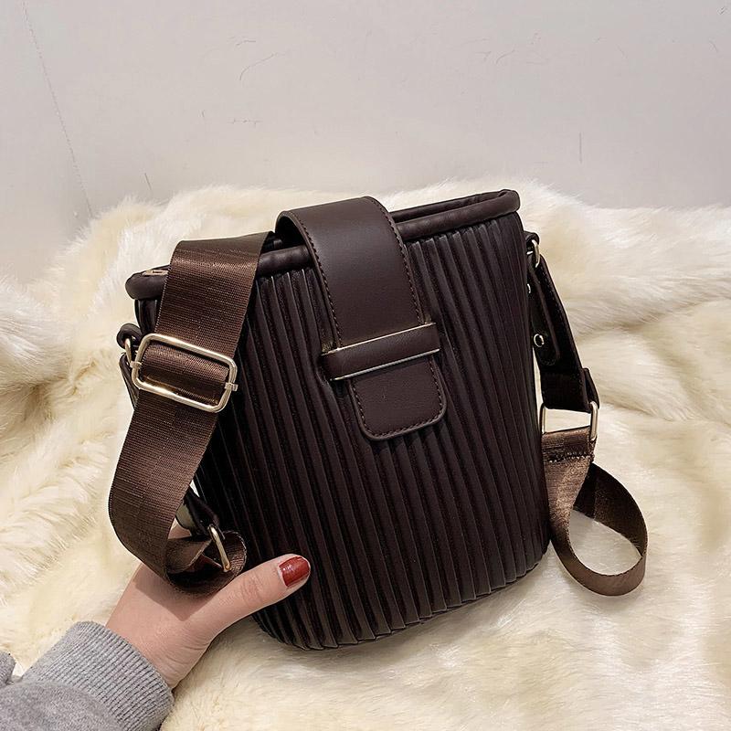 Fashion Bucket Bag PU Leather Crossbody Bags for Women 2021 Trend Small Shoulder Bag Designer Handbags and Purses, Black
Fashion Bucket Bag PU Leather Crossbody Bags for Women 2021 Trend Small Shoulder Bag Designer Handbags and Purses, Black